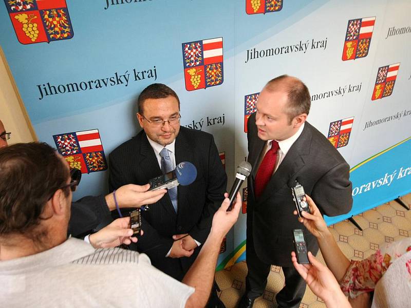 Ministr školství Josef Dobeš a jihomoravský hejtman Michal Hašek.