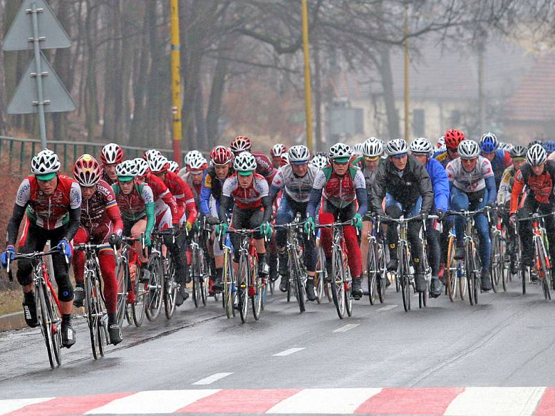 Cyklisté na trati loňského závodu.