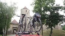 Tematickou projížďkou po obcích okolo hradu Veveří si zpříjemnili neděli někteří cyklisté. Svazek obcí Panství hradu Veveří pro ně už podruhé přichystal pětapadesátikilometrovou trasu s osmi zastávkami a tematickými úkoly.