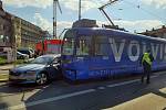 Provoz v Brně v ulici Svatopetrská blokovala ve čtvrtek dopoledne srážka auta s tramvají.