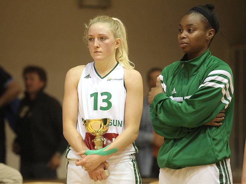 Basketbalistky Valosunu v rozhodujícím pátém utkání série o bronzové medaile prohrály s Hradcem Králové 57:69.