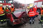Třemi zraněnými skončila úterní ranní nehoda autobusu a osobního auta na křižovatce mezi obcemi Jiříkovice a Tvarožná.