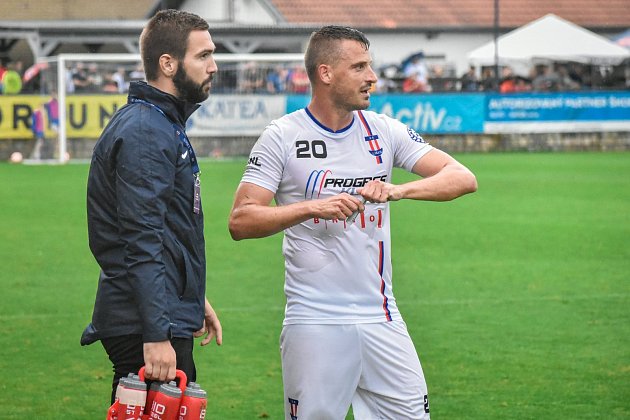 Líšeňský obránce David Pašek (napravo) byl klíčovou postavou u výhry Líšně v Opavě, připsal si gól i asistenci.