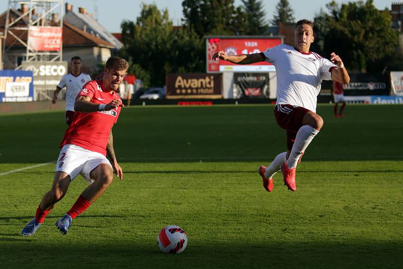 Fotbalový zápas mezi brněnskou Zbrojovkou a pražskou Spartou