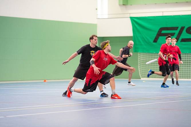 Loňské halové mistrovství České republiky v ultimate frisbee.