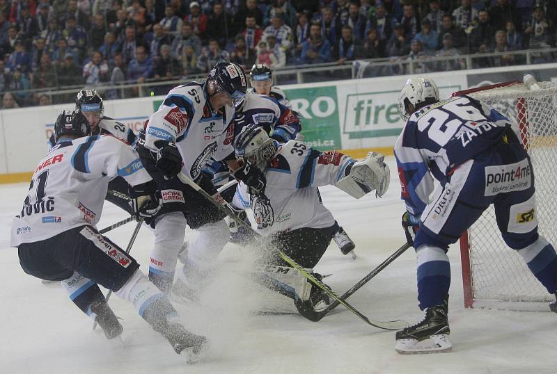 Hokejisté brněnské Komety si v desátém kole extraligy smlsli v repríze dubnového finále na Liberci, když zvítězili jasně 7:2.