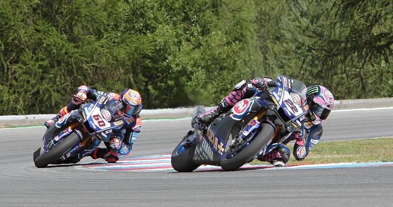 Mistrovství světa superbiků 2018 v Brně. Na snímku Lowes a Van Der Mark.