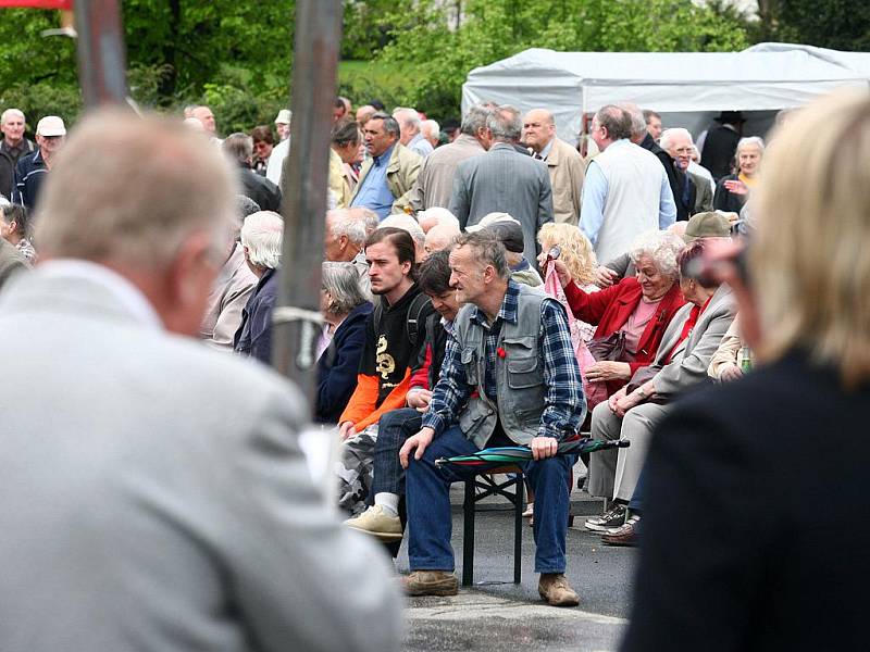 Komunistická strana Čech a Moravy slavila s občany Svátek práce.