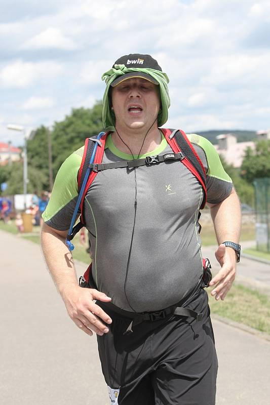 Moravský ultramaraton 2016. Běžci museli zvládnout celkem 301 kilometrů rozdělených do sedmi maratonských etap v sedmi dnech.