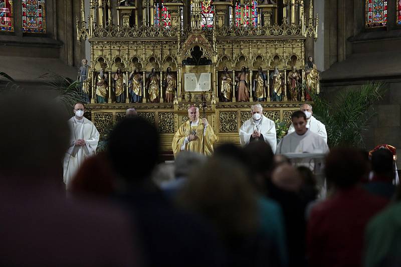 Nový oltář v katedrále sv. Petra a Pavla posvětil brněnský biskup Vojtěch Cikrle.