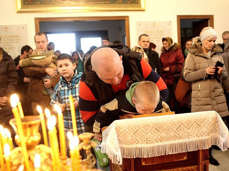  Ačkoli většina Brňanů už za vánočními svátky zavřela dveře, pravoslavným věřícím teprve začínají.