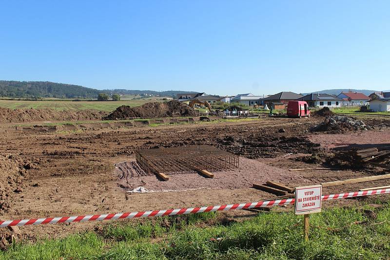 První etapa opravy poškozeného potrubí Vírského oblastního vodovodu u Drásova na Brněnsku.