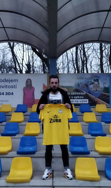 Před jarem 2022 Martin Šustr přestoupil do divizních Kozlovic.