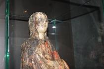 Madona z Veveří vznikla pravděpodobně po roce 1 200 v Porýní. Nalezena ale byla ve farnosti v Kloboukách u Brna.