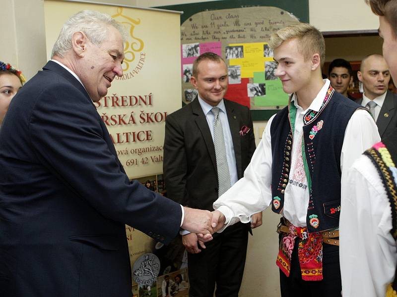 Prezident Zeman ve Valticích.