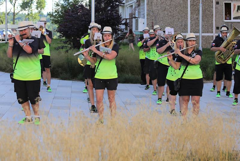 Koncert kapely Bohemian Marching Band se v Sokolově uskutečnil 15. července. 