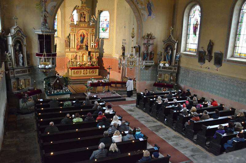 NF Ještěřice zahájila advent benefičním koncertem.