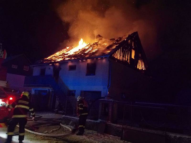 Požár domku v Jindřichovicích.