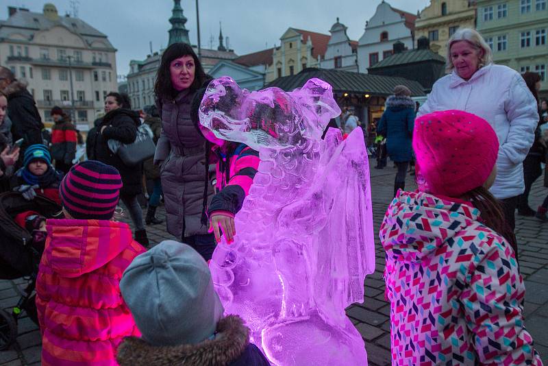 Ledové sochy na Náměstí republiky