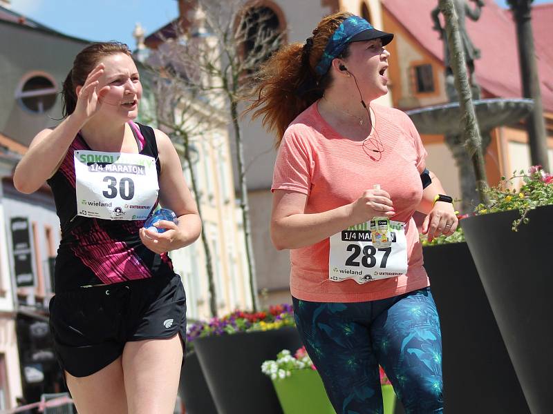 Čtvrtý ročník Sokolovského 1/4 maratonu přilákal na trať více než šest stovek běžců.