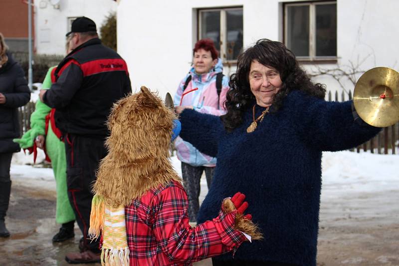 Masopustní průvod se vydal z Josefova do Radvanova a dále zamířil i do Luhu a Hřeben