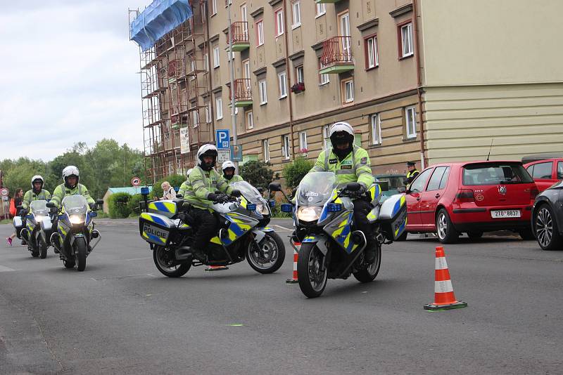 Sokolovský čtvrtmaraton, Barevný běh, Den s Policií ČR, Stezka skřítka Sokolníčka, koncerty nebo ohňostroje, to všechno byla letošní akce Hurá, prázdniny.