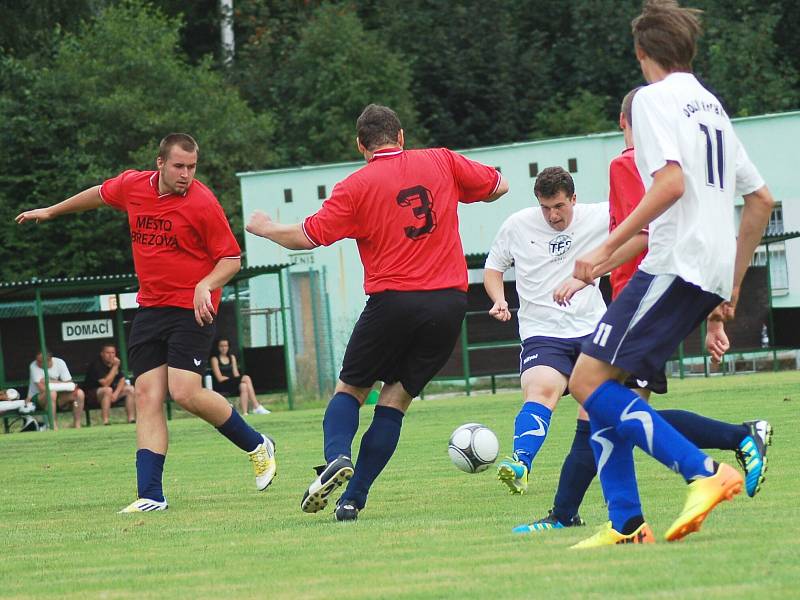 Okresní přebor: Olympie Březová "C" (v bílém) - SK Dolní Rychnov "B"