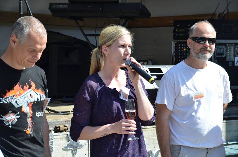 KLUB ŠNEK slavil páté narozeniny. Nechyběl bohatý program a vystoupily i místní děti.