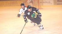 Přípravný hokej: HC Baník Sokolov - EC Bad Nauheim (v bílých dresech)