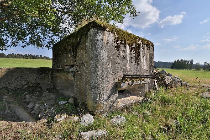 Ze zaniklého Smrkovce, vojenského výcvikového prostoru a raketové záklany.