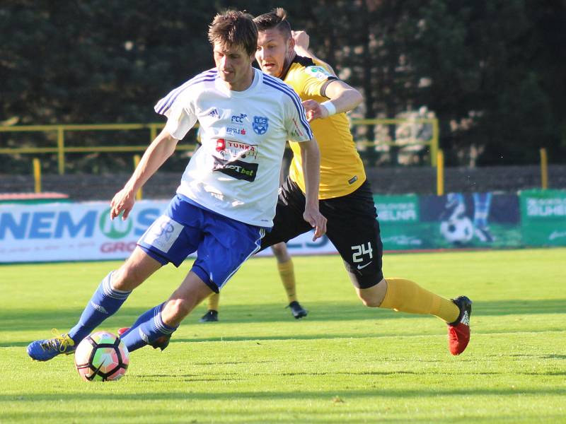 Fotbalisté FK Baník Sokolov porazili ve vloženém 27. kole na svém hřišti 1. SC Znojmo 1:0.