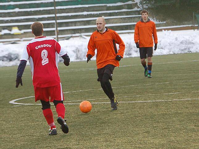 Zimní turnaj Baníku Sokolov: Spartak Chodov  (v červeném) - Baník Vintířov