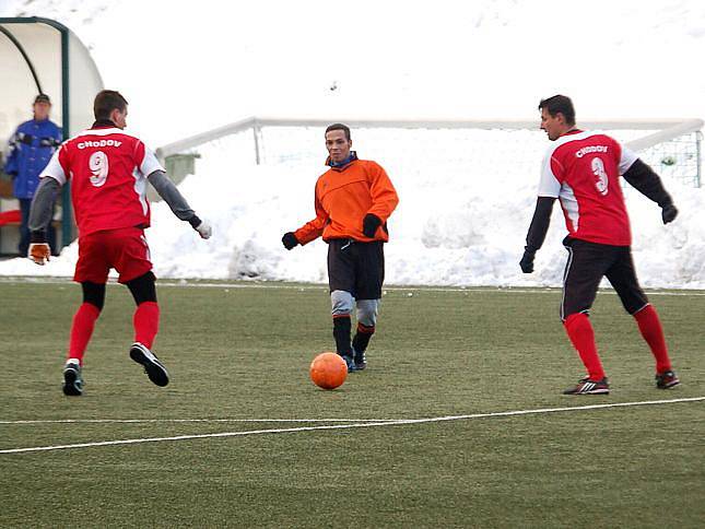 Zimní turnaj Baníku Sokolov: Spartak Chodov  (v červeném) - Baník Vintířov