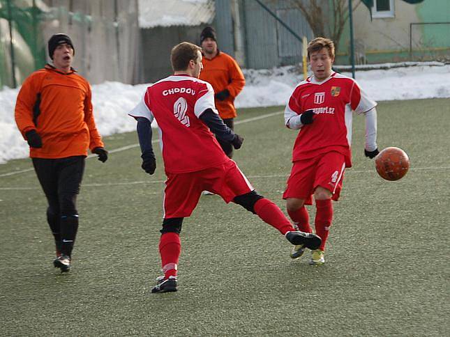 Zimní turnaj Baníku Sokolov: Spartak Chodov  (v červeném) - Baník Vintířov