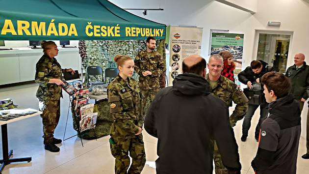 Den otevřených dveří na sokolovské ISŠTE