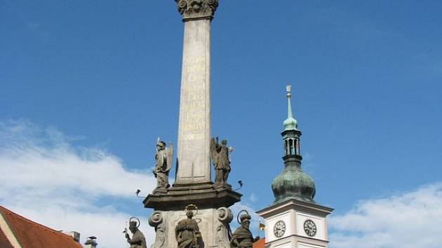 SLOUP NEJSVĚTĚJŠÍ TROJICE. Trojiční sloup z roku 1719 se podle starosty Hlavsy dočká také rekonstrukce.