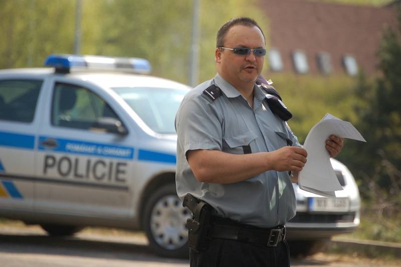 Policejní akce na silnici I/6 u Sokolova.