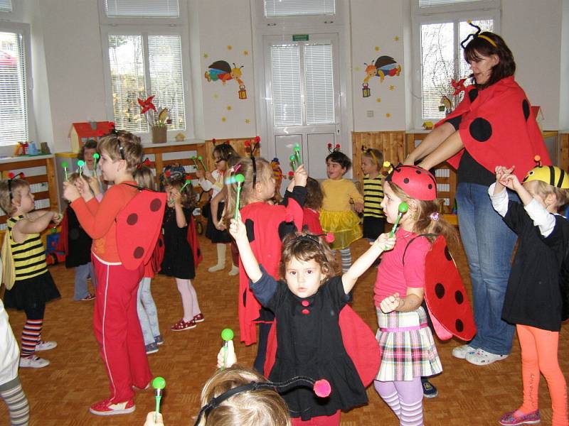 Pohádkové řádění v Mateřské škole v Královském Poříčí.