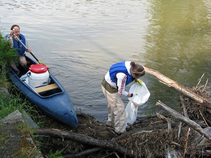 Čištění řeky Ohře 2008.