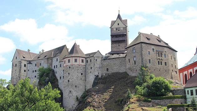 Noční prohlídky na hradě Loket v podání Pouličního divadla Viktora Braunreitera jsou velmi oblíbené.