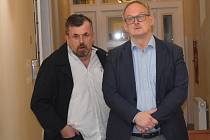 Psychiatr Michal Pořický (vlevo) se svým obhájcem Stanislavem Mečlem.