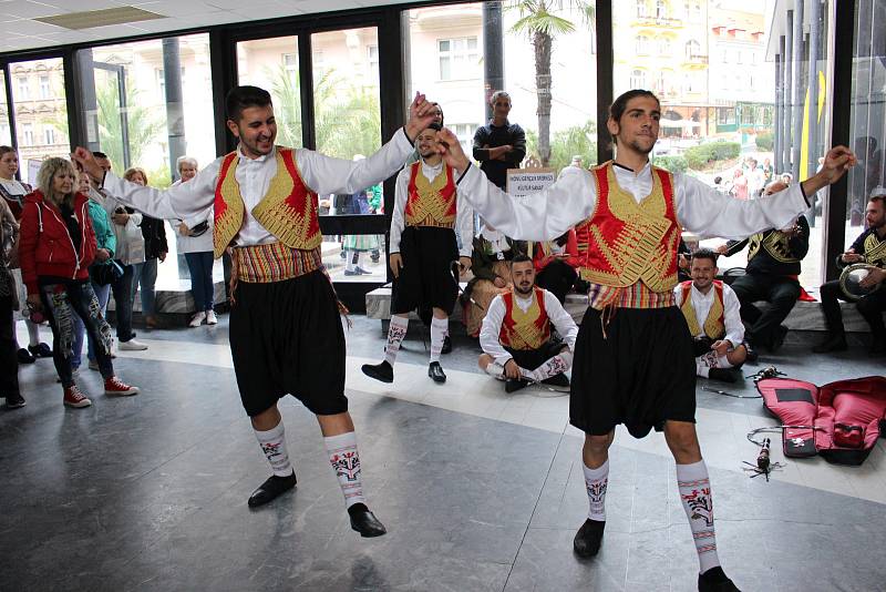 Soubory se představily v rámci mezinárodního folklorního festivalu.