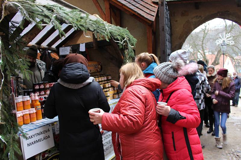 Krušnohorské vánoční trhy v Lokti přilákaly  opět tisíce návštěvníků.