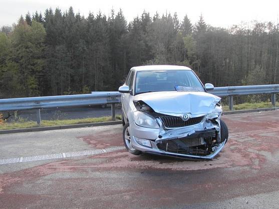 Řidiče zaskočila ve čtvrtek ráno námraza. V kraji se staly na čtyři desítky nehod.