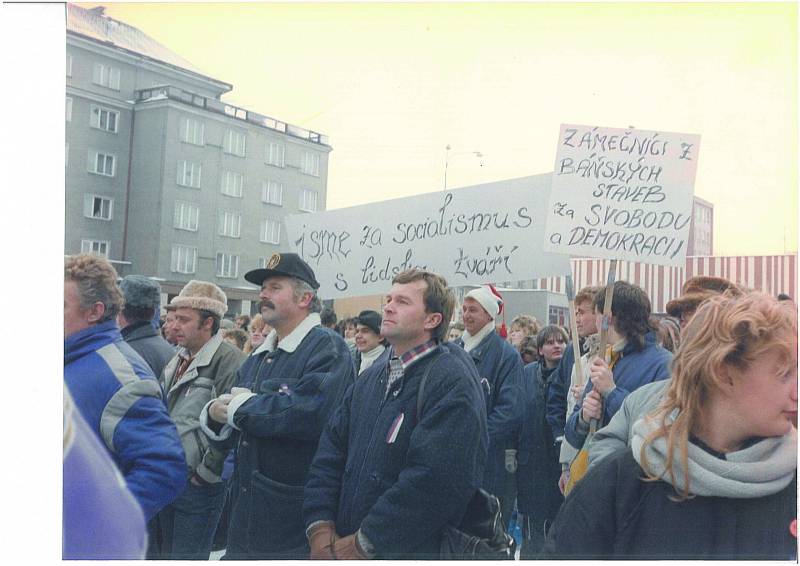 Listopad 1989 v Sokolově.