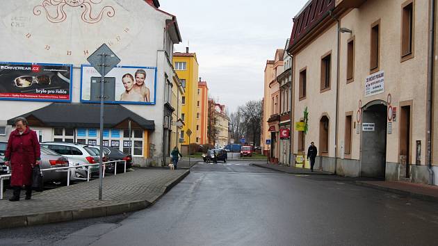 Část sokolovské ulice Křížová, kde veřejné osvětlení není. 