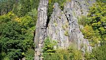 Svatošské skály jsou národní přírodní památka na rozhraní okresů Karlovy Vary a Sokolov.