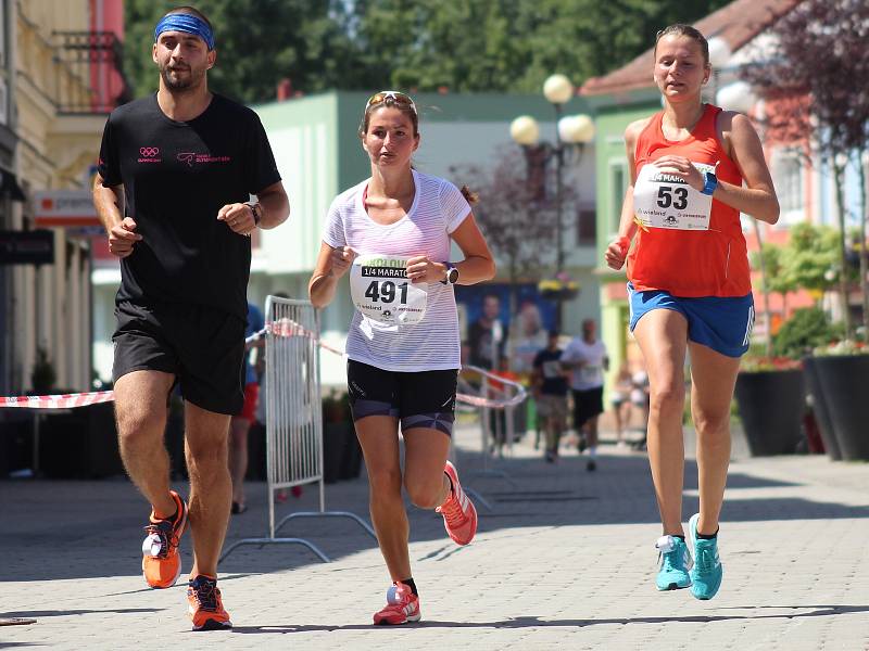 Čtvrtý ročník Sokolovského 1/4 maratonu přilákal na trať více než šest stovek běžců.