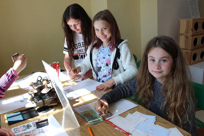 Novou výstavu otestovali třeťáci ze Základní školy Kynšperk nad Ohří.