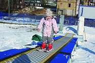 SEZÓNA byla podle vlekařů slabší. Návštěvníci letos ocenili například nové dětské lyžařské hřiště s lyžařským pásem. Příští rok by mohla přibýt nová sedačková lanovka.